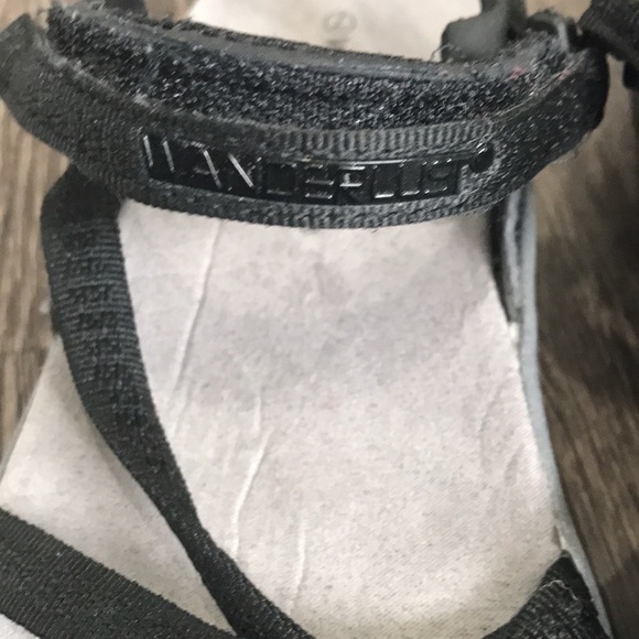 𝅺WANDERLUST black lattice Meghan sandals size 7 - Picture 4 of 9